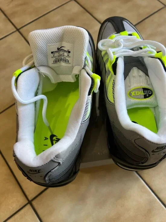 New Men Multi-Trainers 95 OG – Yellow Gradient Neon Sneakers 2026 Edition - Picture 5 of 5